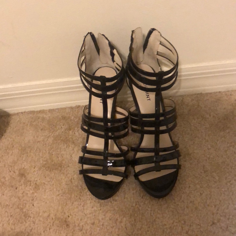 🖤 Beautiful black cage heels 🖤